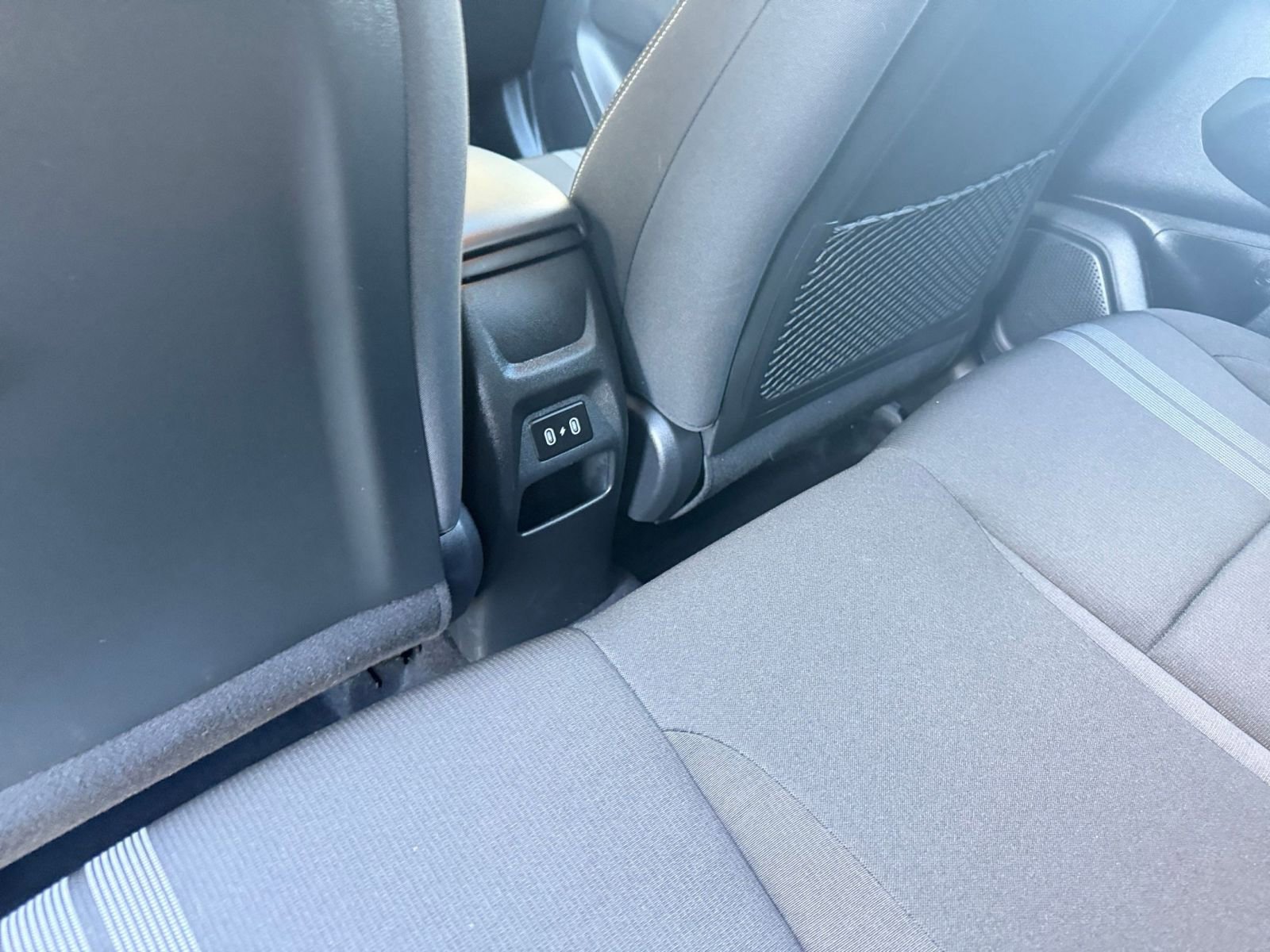 Used 2025 Hyundai Venue SEL image 23