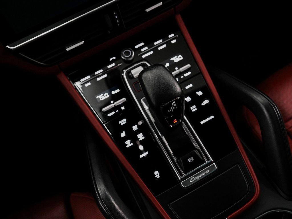 Used 2023 Porsche Cayenne image 28