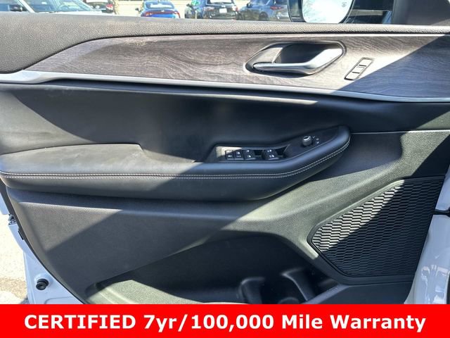 Certified 2023 Jeep Grand Cherokee L Limited w/ Luxury Tech Group II image 18