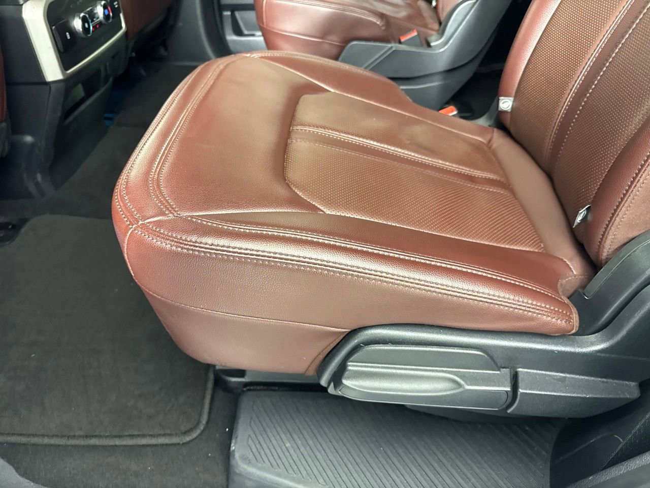 Used 2024 Ford Expedition Limited image 26