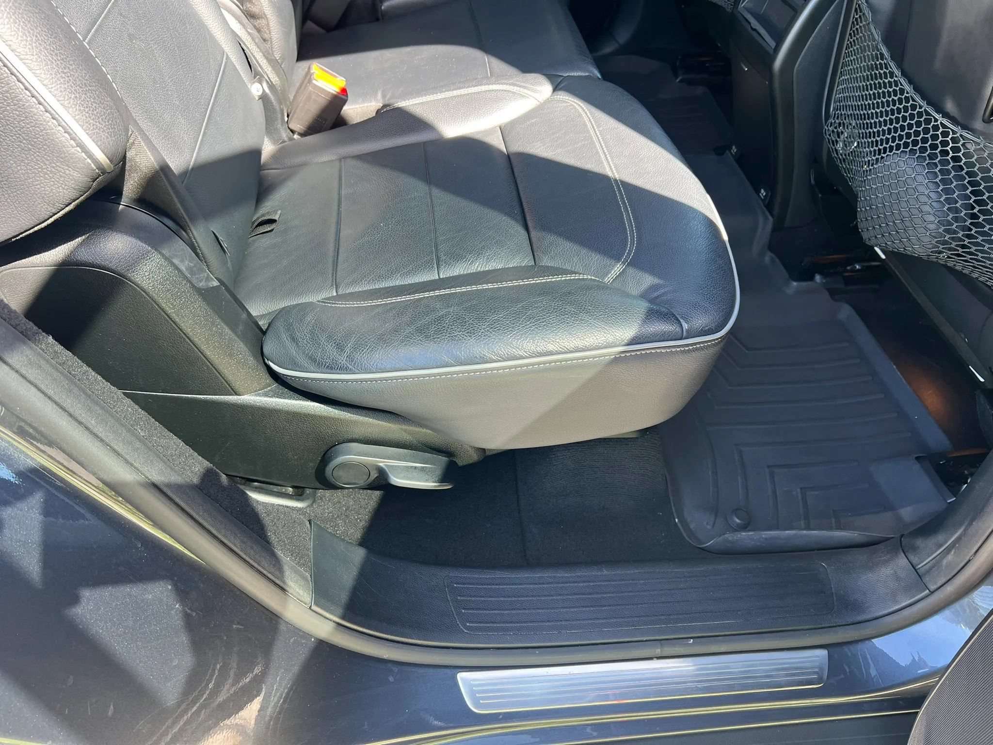 Used 2014 Mercedes-Benz GL 450 4MATIC w/ Lighting Package image 27
