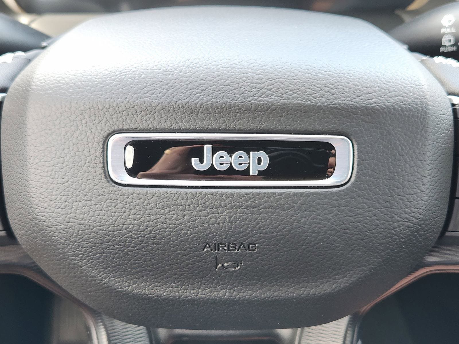 New 2025 Jeep Grand Cherokee L Laredo w/ Luxury Tech Group I RWD image 37