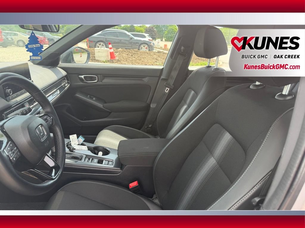 Used 2025 Honda Civic Sport image 6