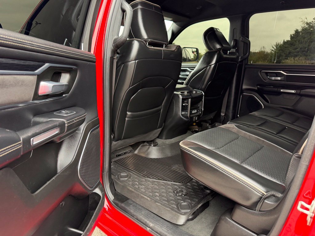 Used 2024 RAM 1500 Laramie AWD/4WD image 29