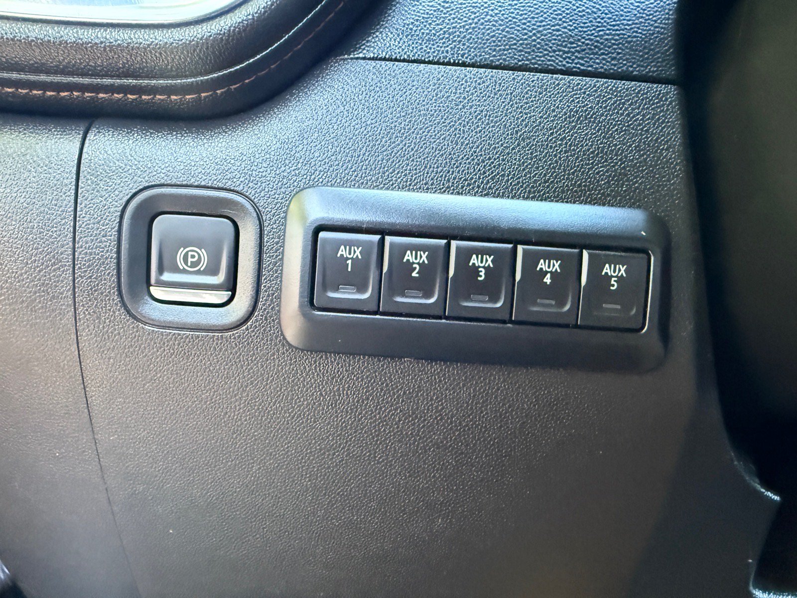 Used 2020 GMC Sierra 3500 AT4 w/ AT4 Premium Package AWD/4WD image 20