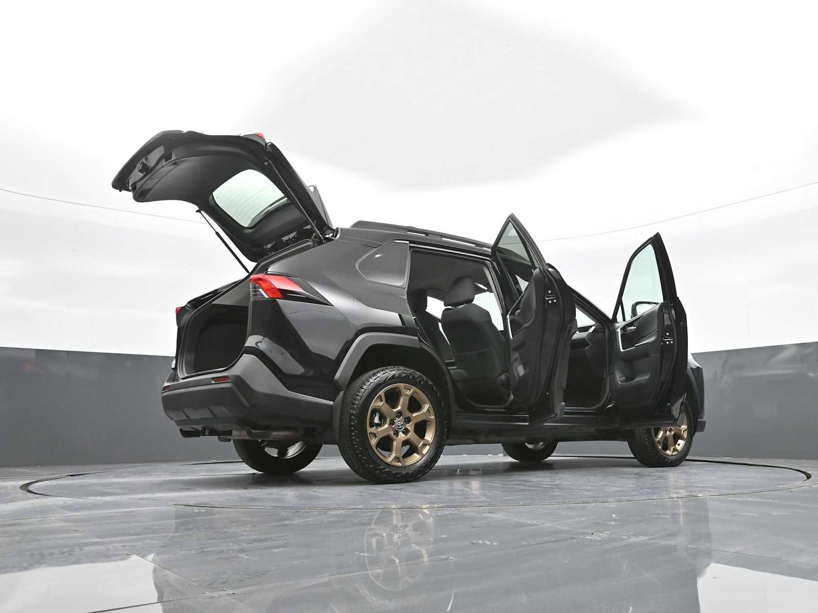 Used 2024 Toyota RAV4 AWD Hybrid image 90