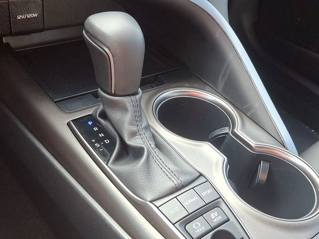 Used 2024 Toyota Camry SE w/ Cold Weather Package FWD image 12