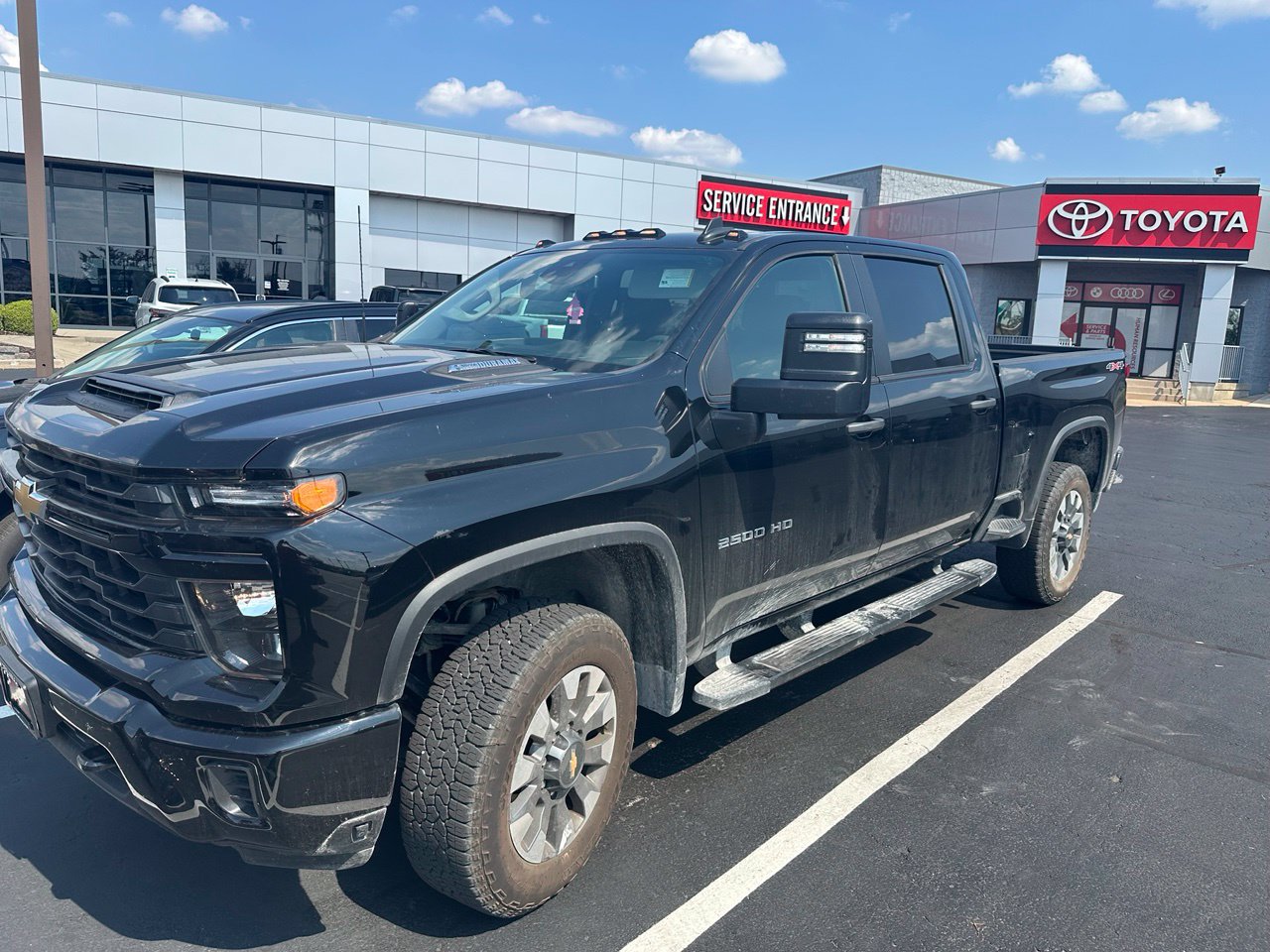 Used 2024 Chevrolet Silverado 2500 Custom w/ Custom Value Package AWD/4WD image 2