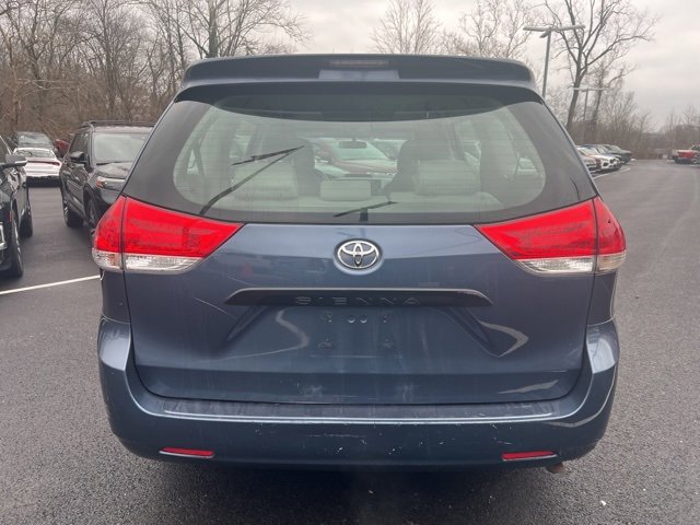 Used 2013 Toyota Sienna L image 23