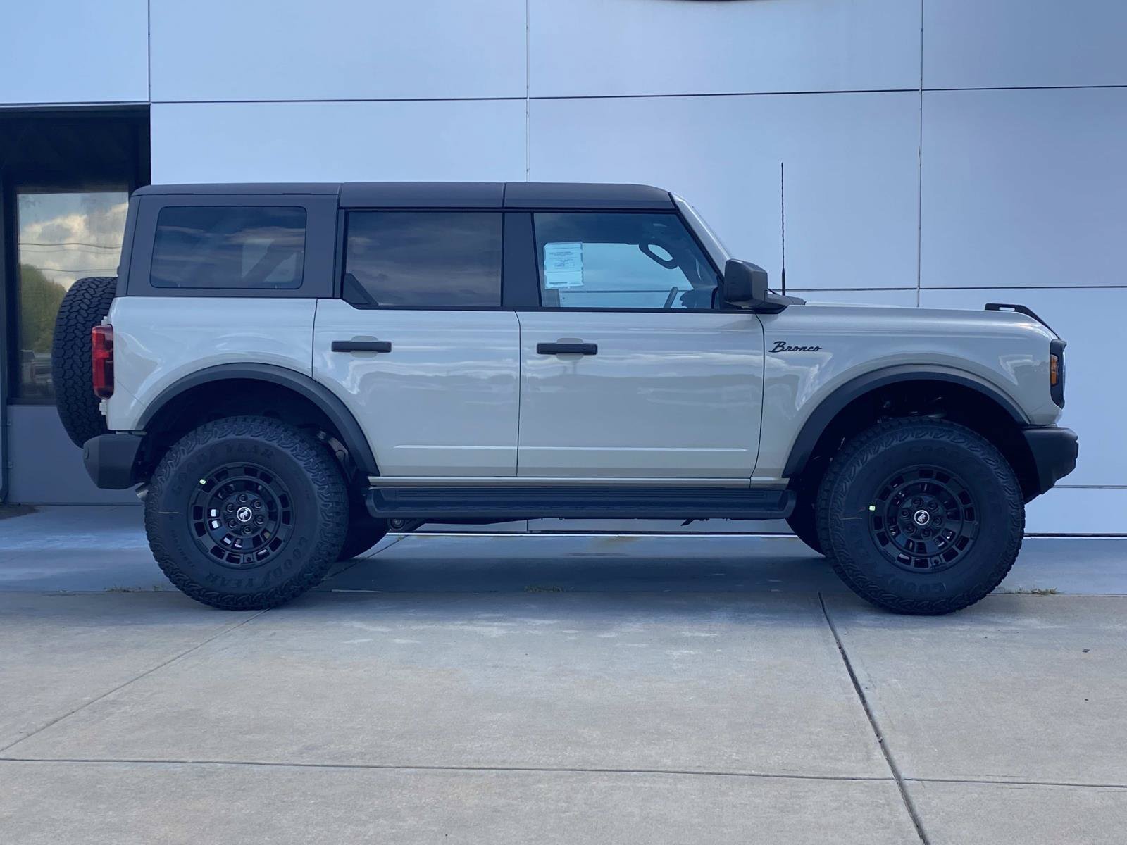 New 2026 Ford Bronco Big Bend AWD/4WD image 3