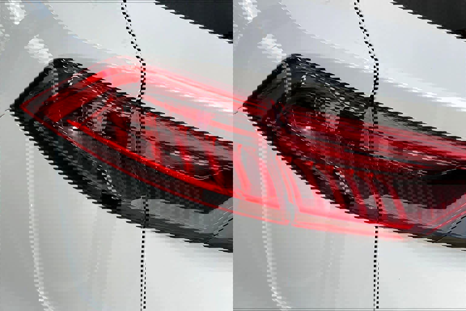 Used 2023 Audi Q8 Prestige w/ Prestige Package image 29