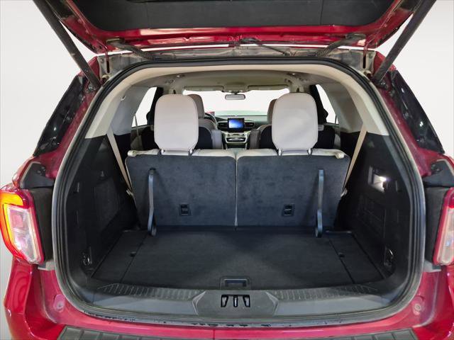 Used 2023 Ford Explorer XLT w/ Equipment Group 202A AWD/4WD image 19