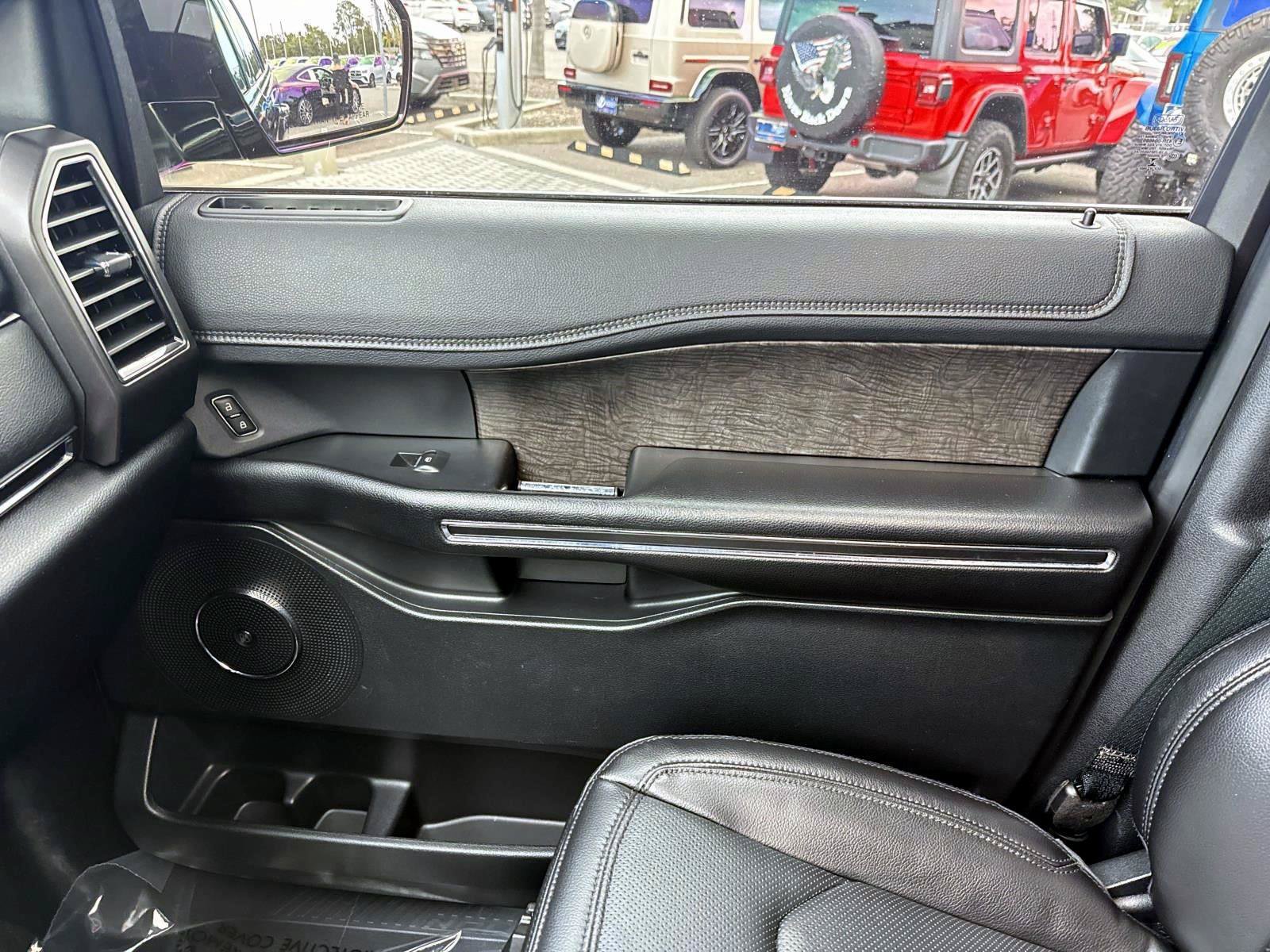 Used 2021 Ford Expedition Max Limited RWD image 25