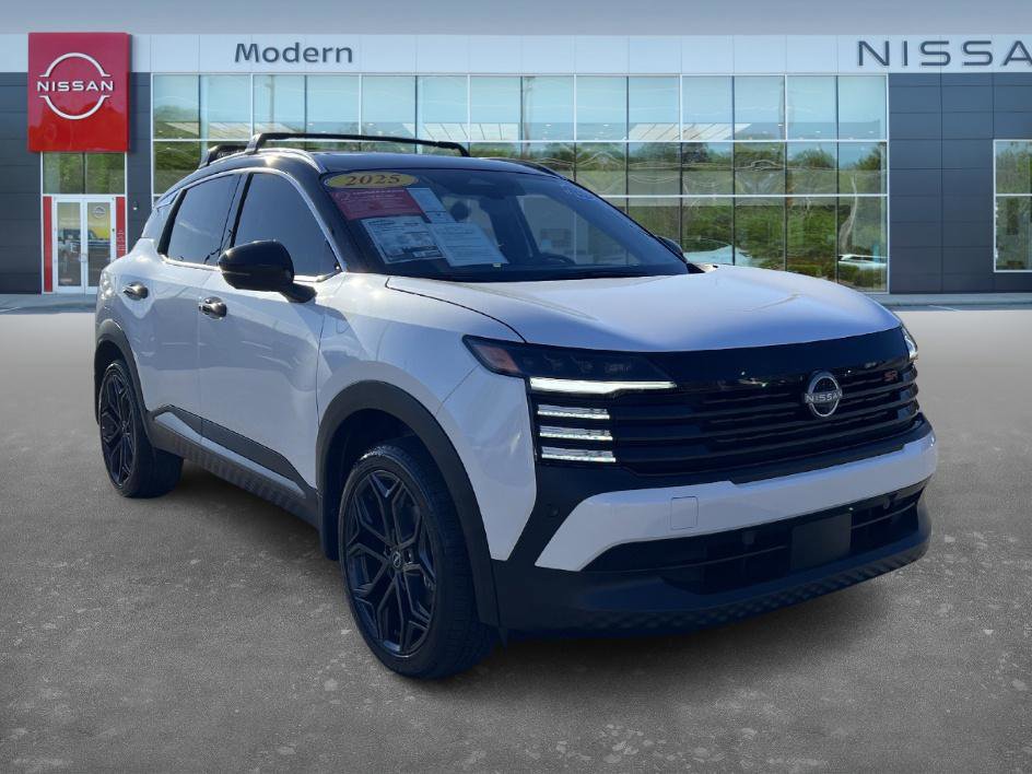 Certified 2025 Nissan Kicks SR w/ SR Premium Package image 3