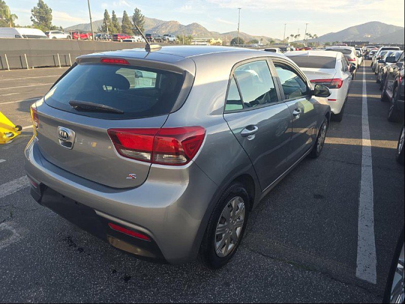 Used 2021 Kia Rio S image 3