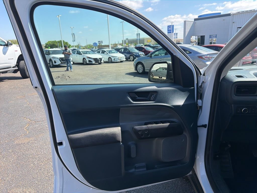 Used 2022 Ford Maverick XL image 9