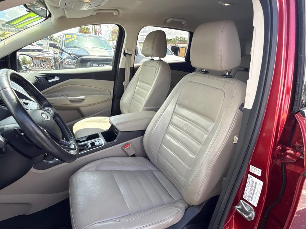 Used 2017 Ford Escape SE w/ SE Leather Comfort Package AWD/4WD image 12