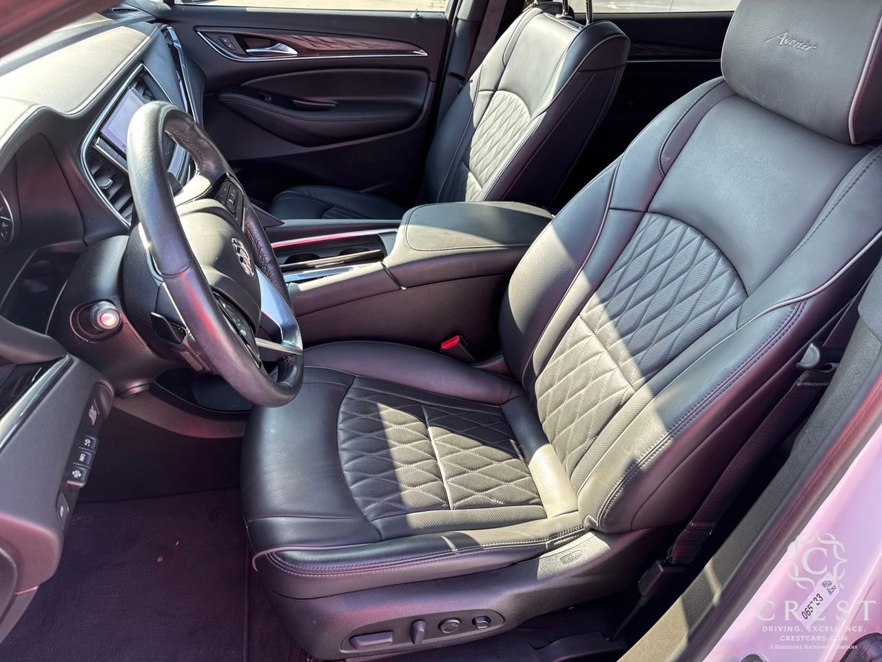 Used 2023 Buick Enclave Avenir image 6