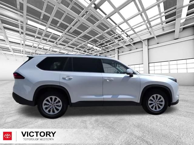 Used 2024 Toyota Grand Highlander XLE image 2