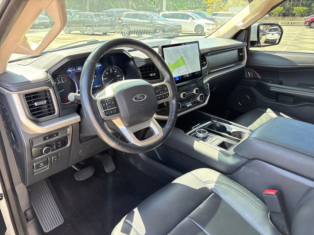 Used 2023 Ford Expedition XLT RWD image 6
