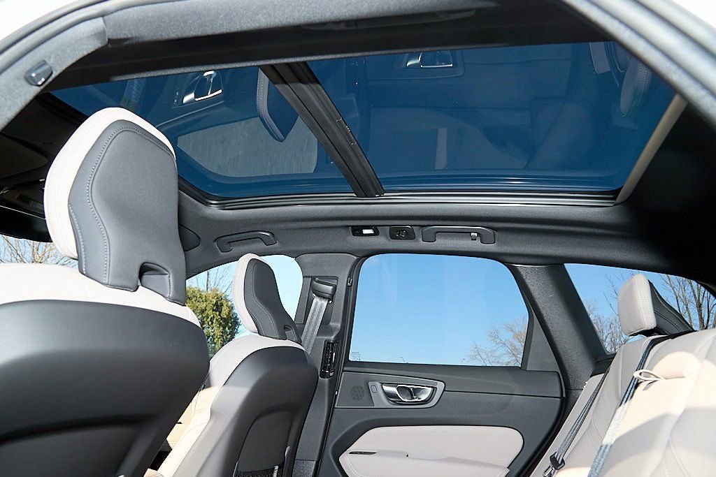 New 2026 Volvo XC60 B5 Plus w/ Protection Package Premier image 28