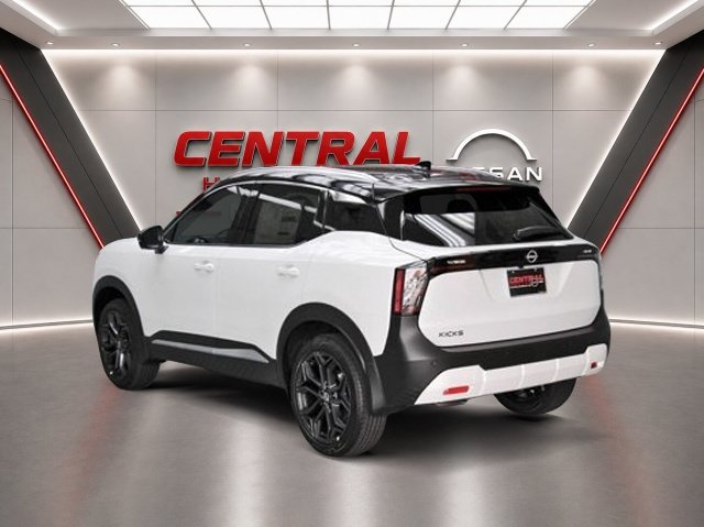 New 2027 Nissan Kicks SR w/ SR Premium Package FWD image 3