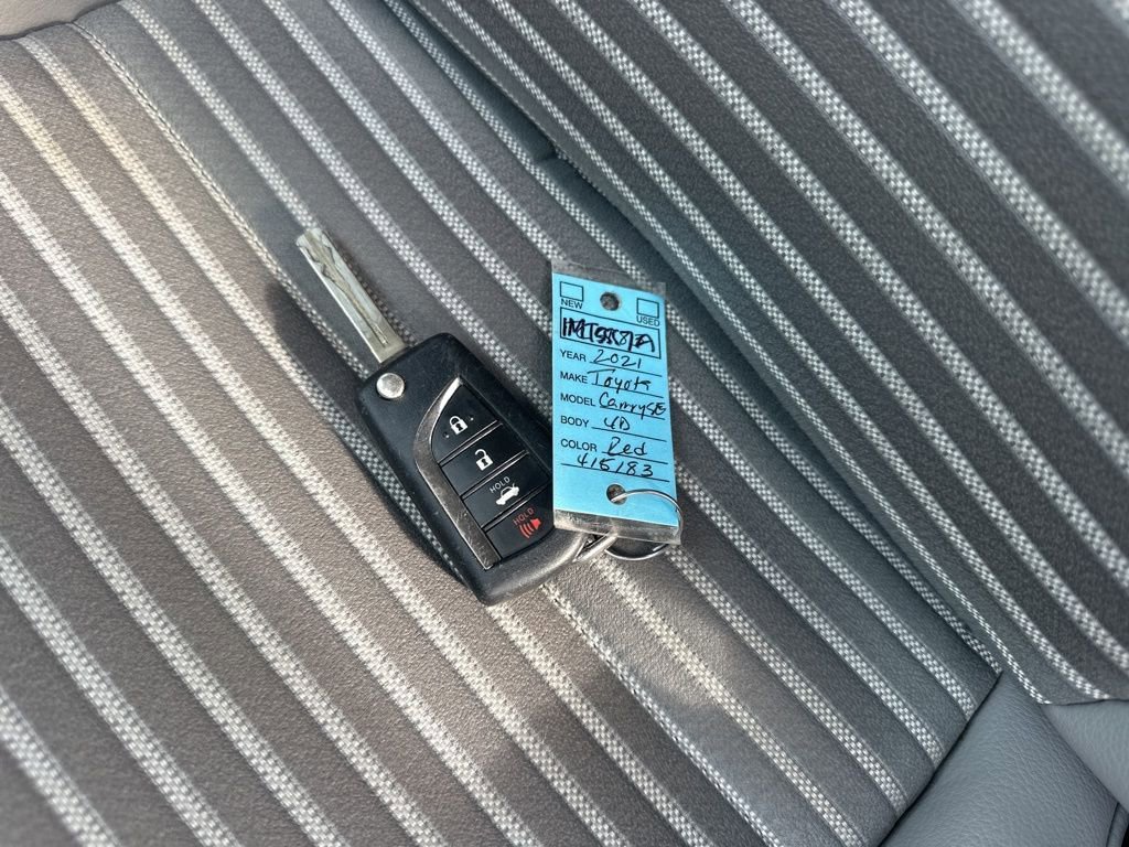 Used 2021 Toyota Camry SE image 31