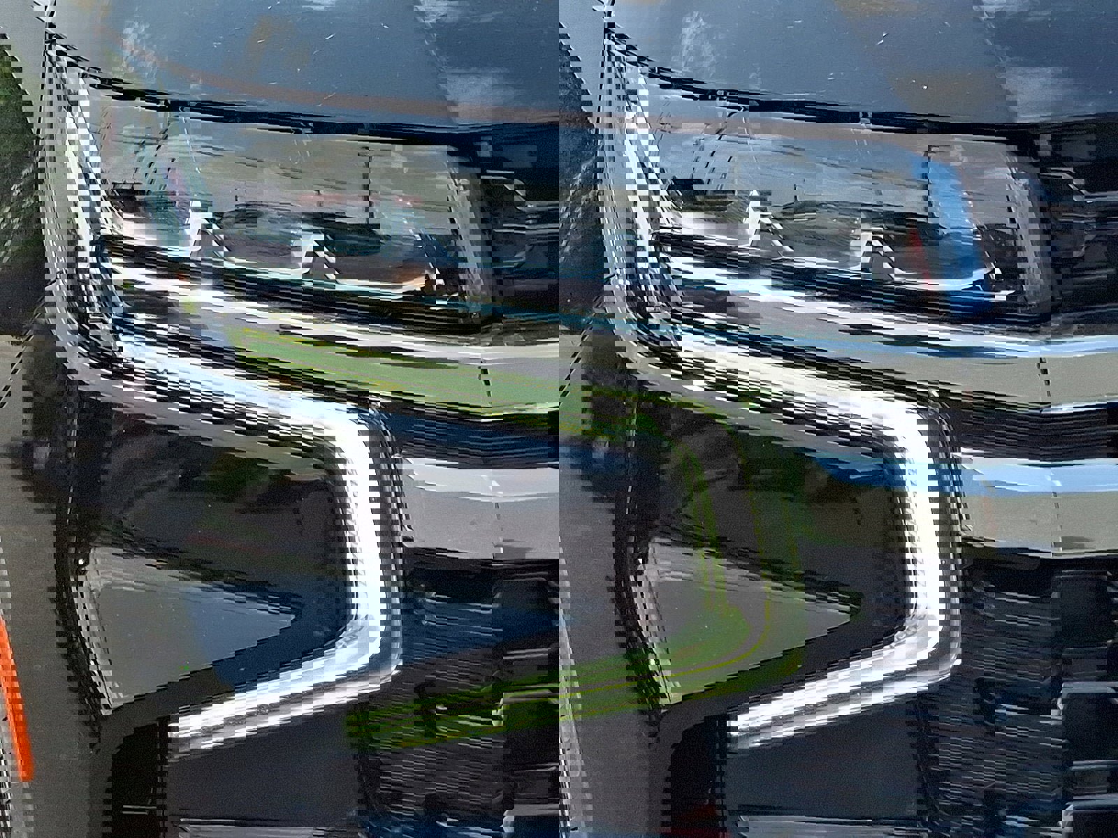 Used 2024 Chevrolet Suburban LS image 9