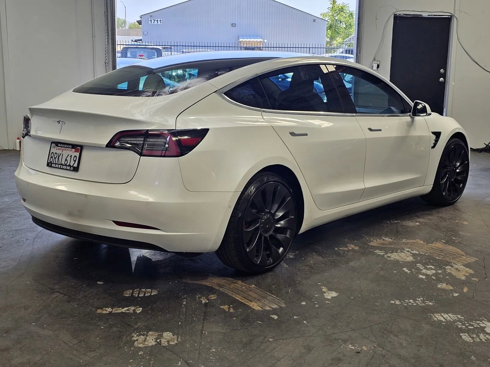 Used 2020 Tesla Model 3 Standard Range Plus RWD image 4