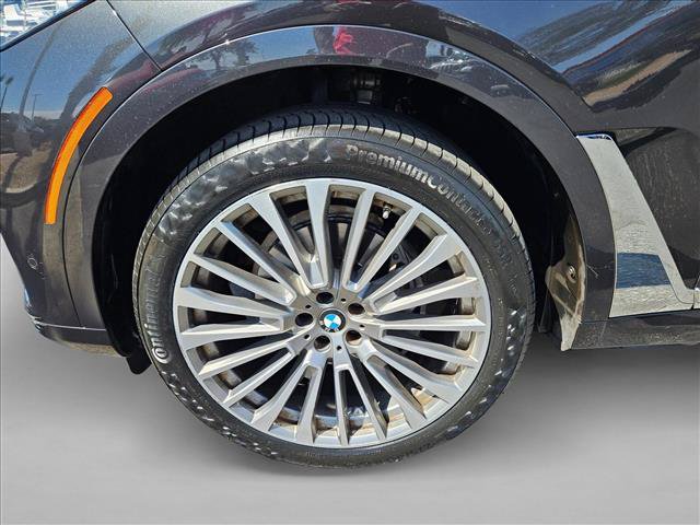 Used 2022 BMW X7 xDrive40i w/ Parking Assistance Package AWD/4WD image 23