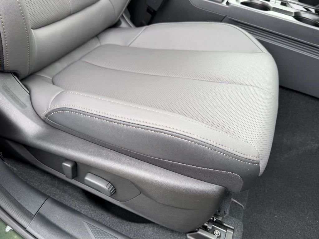 New 2026 Subaru Outback Limited AWD/4WD image 9