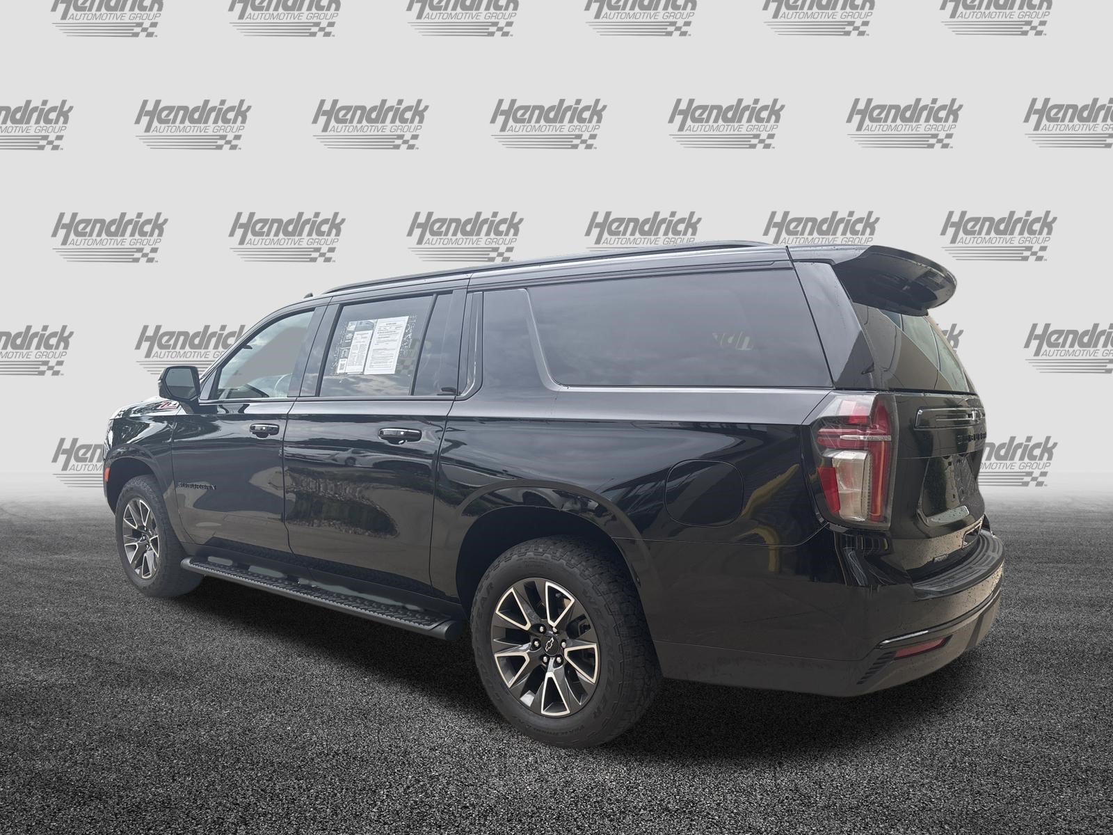 Used 2023 Chevrolet Suburban Z71 w/ Luxury Package AWD/4WD image 8
