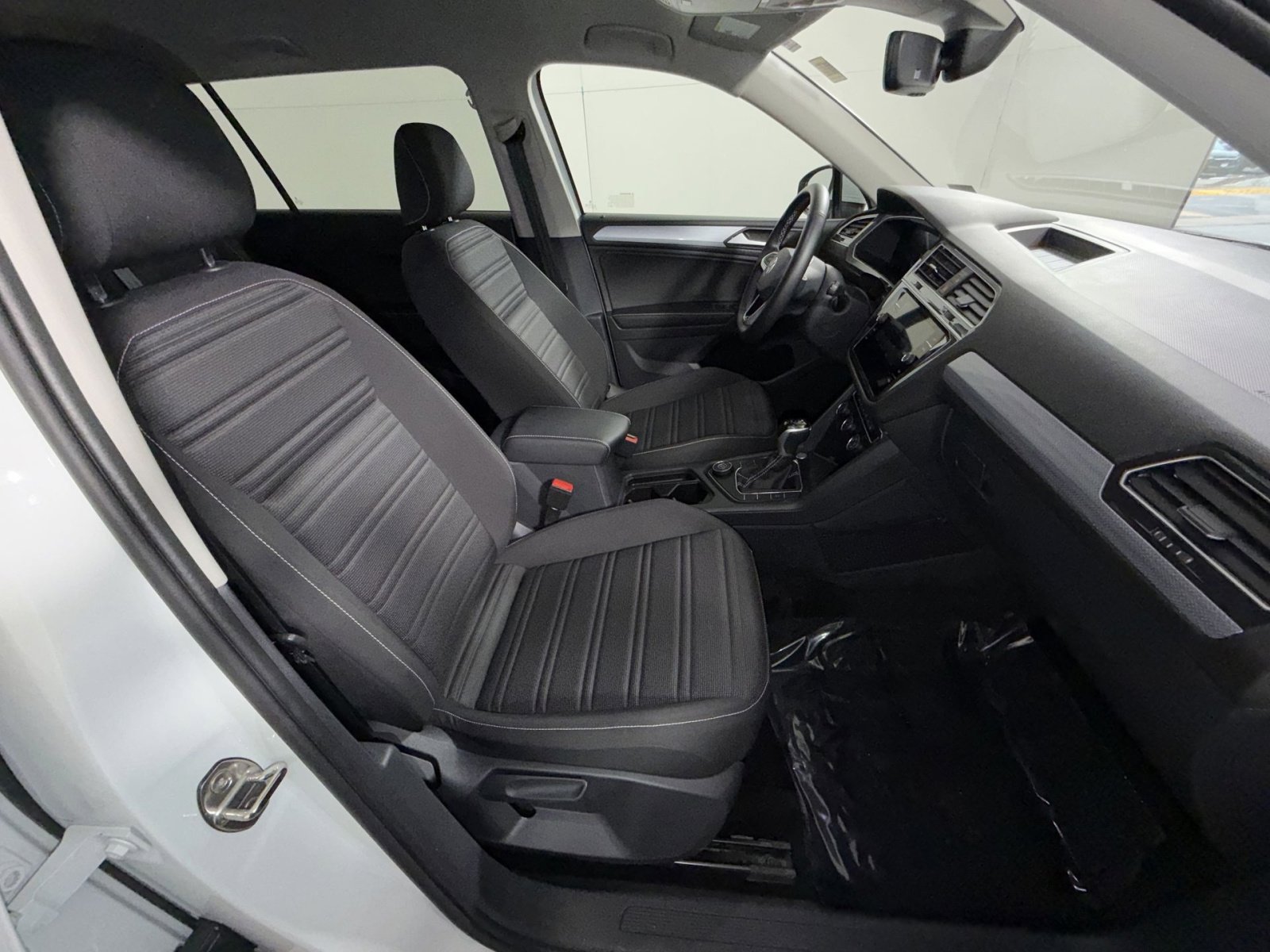 Used 2024 Volkswagen Tiguan S image 26