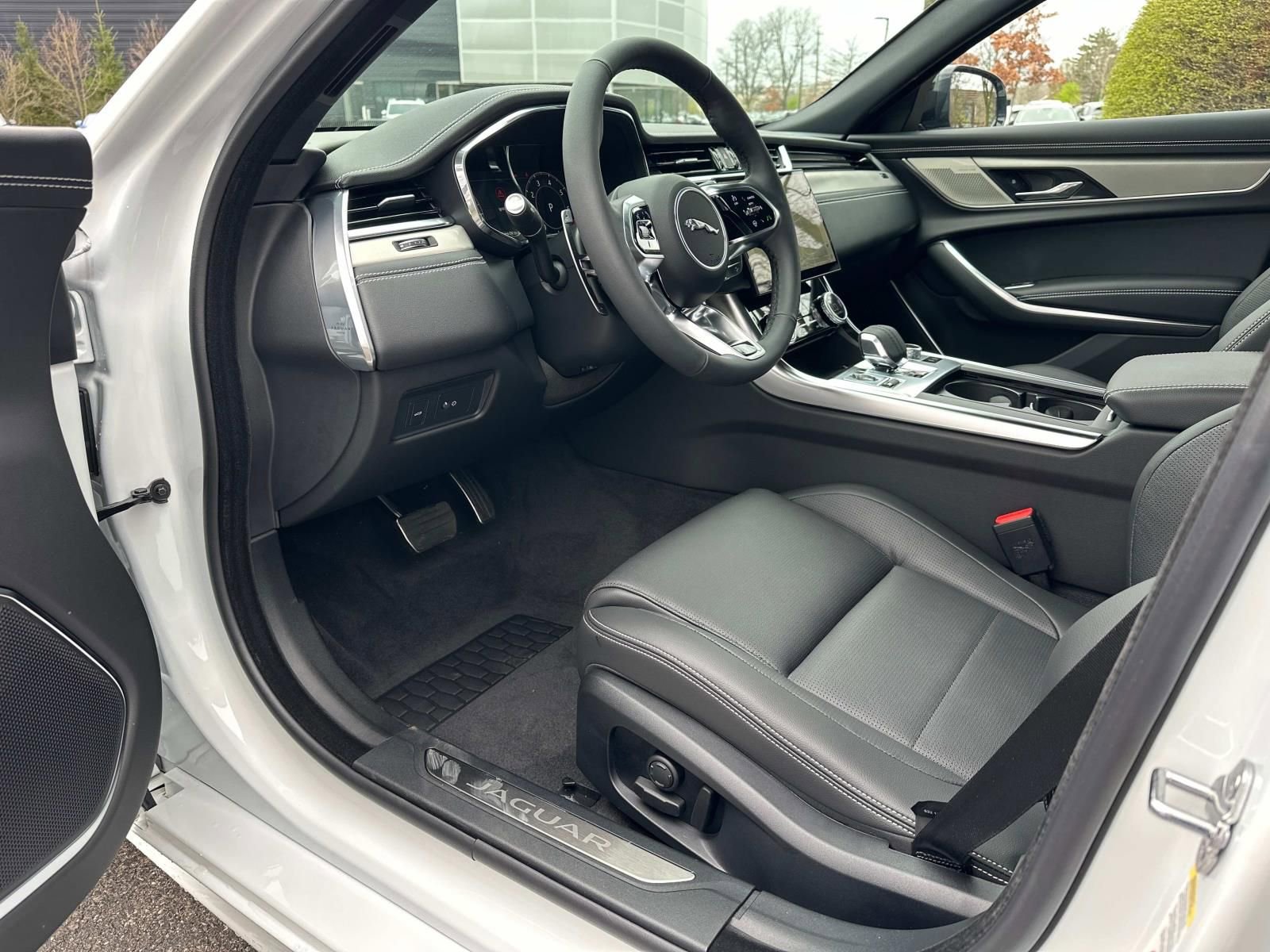 New 2024 Jaguar XF R-Dynamic SE image 11