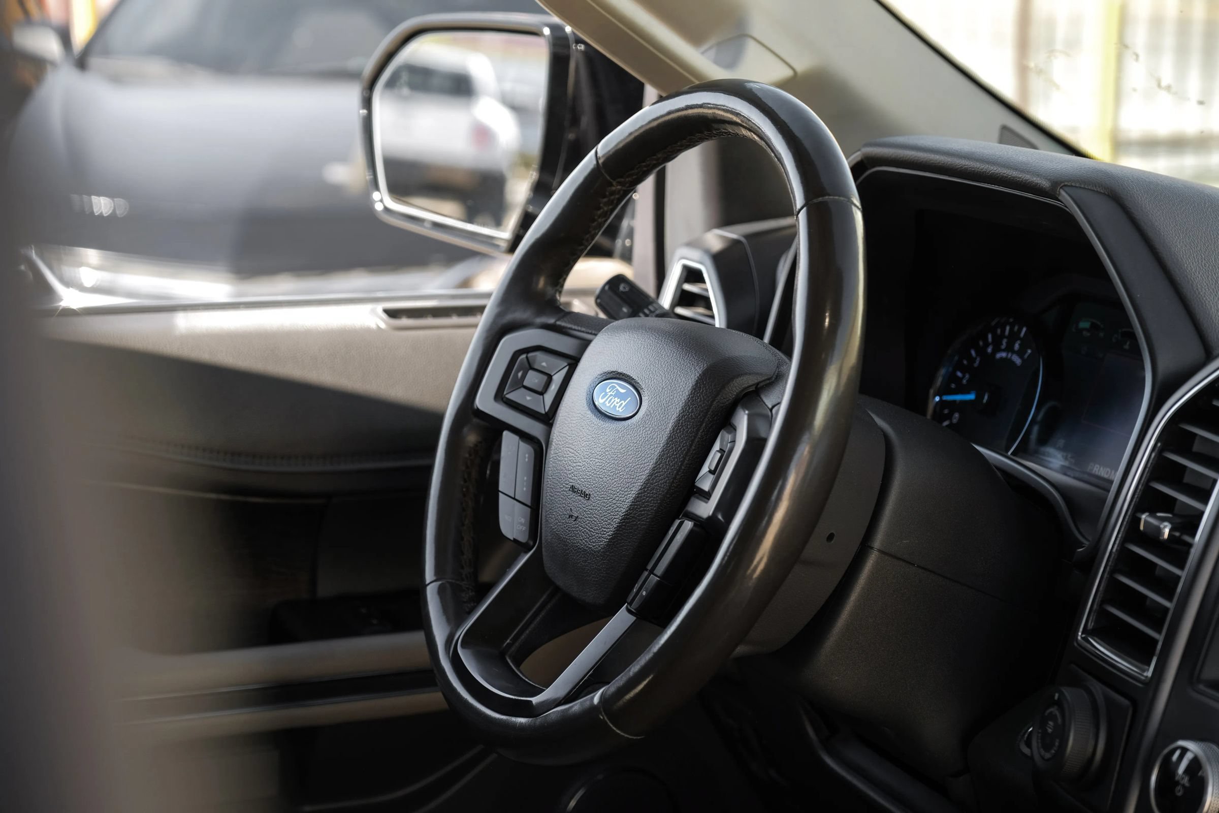 Used 2019 Ford Expedition Limited w/ Special Edition Package RWD image 19