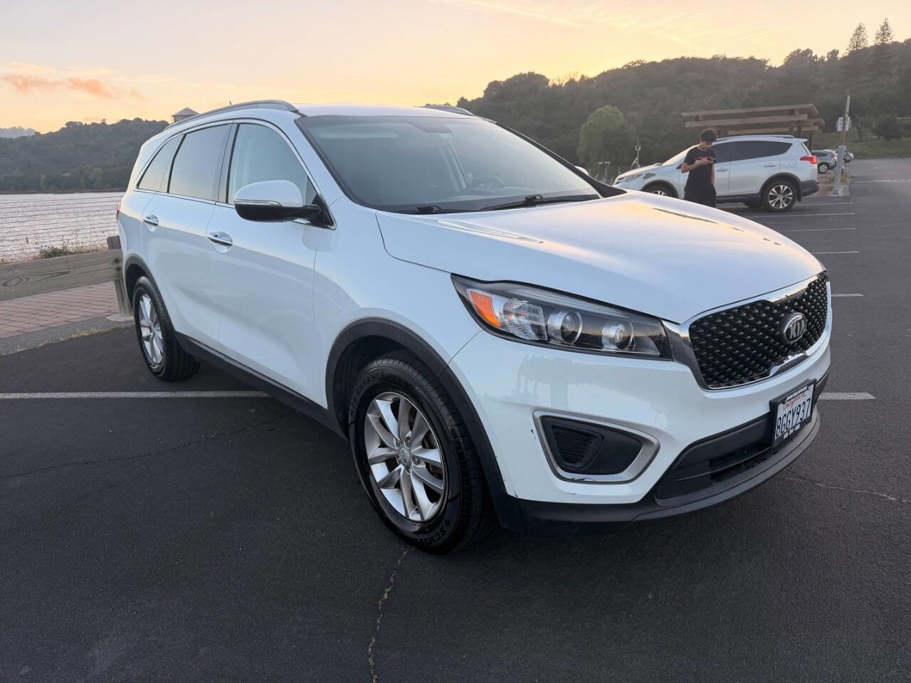 Used 2018 Kia Sorento FWD V6 image 3