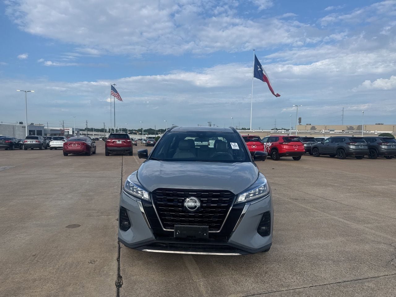 Certified 2024 Nissan Kicks SR w/ SR Premium Package FWD image 5