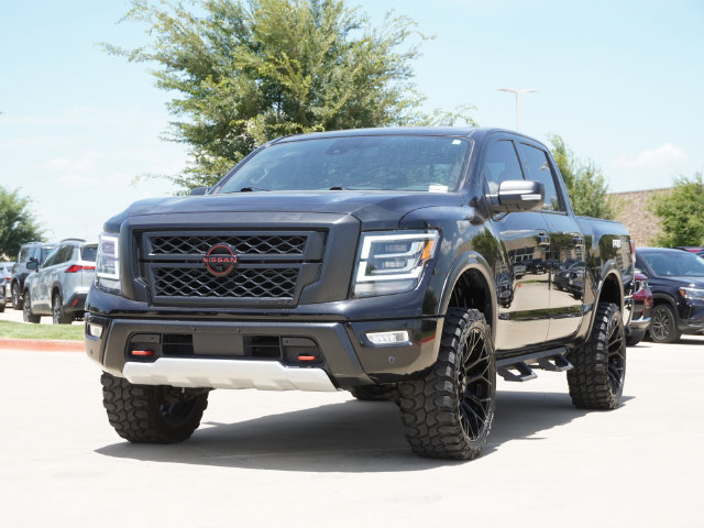 Used 2024 Nissan Titan PRO-4X w/ Pro-4x Convenience Package AWD/4WD image 2