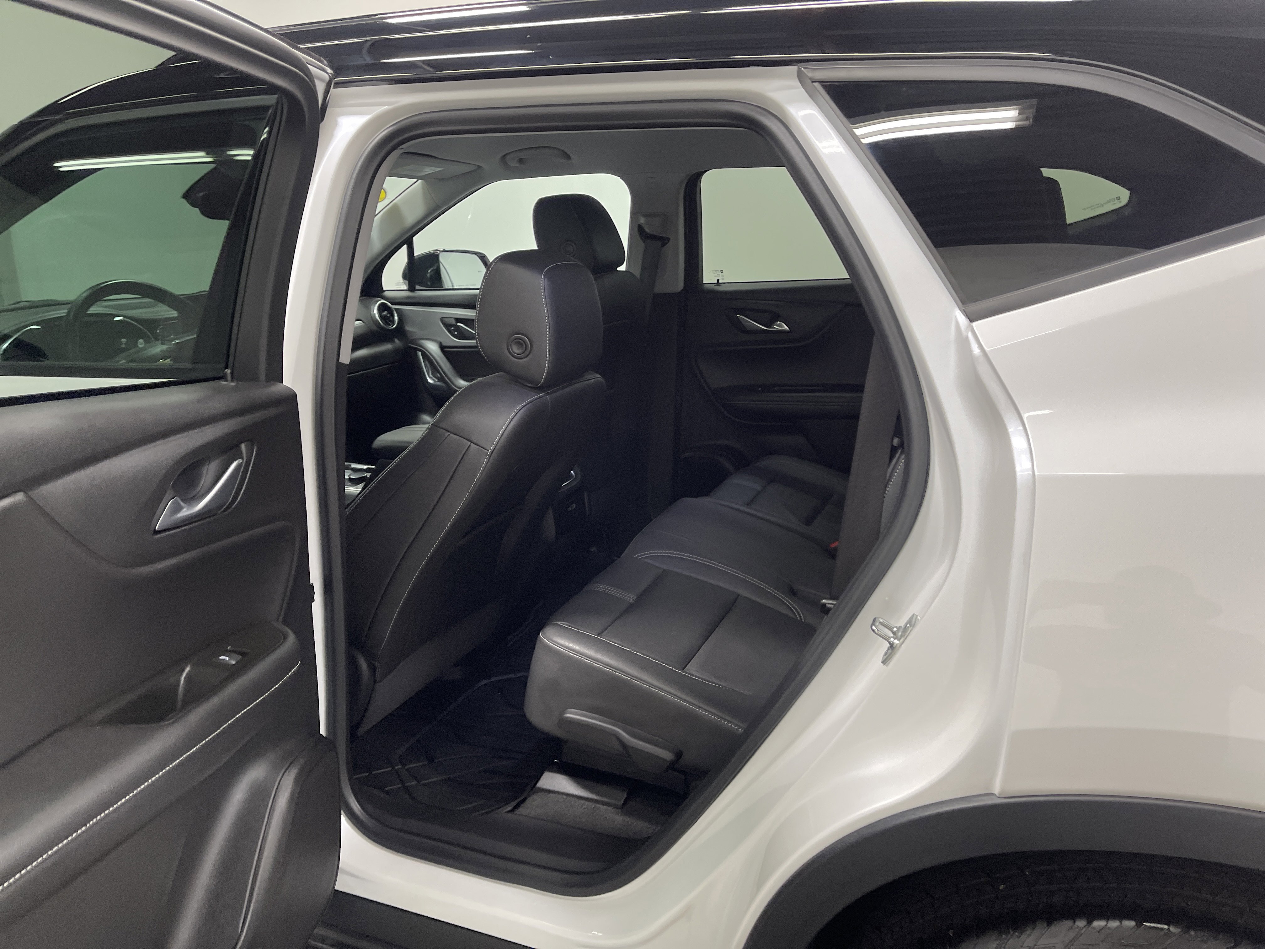Used 2024 Chevrolet Blazer LT w/ Midnight/Sport Edition FWD image 13