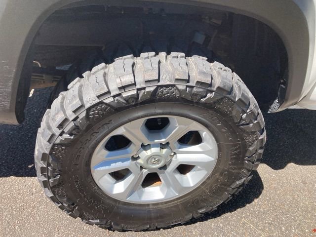 Used 2021 Toyota Tacoma TRD Off-Road image 16