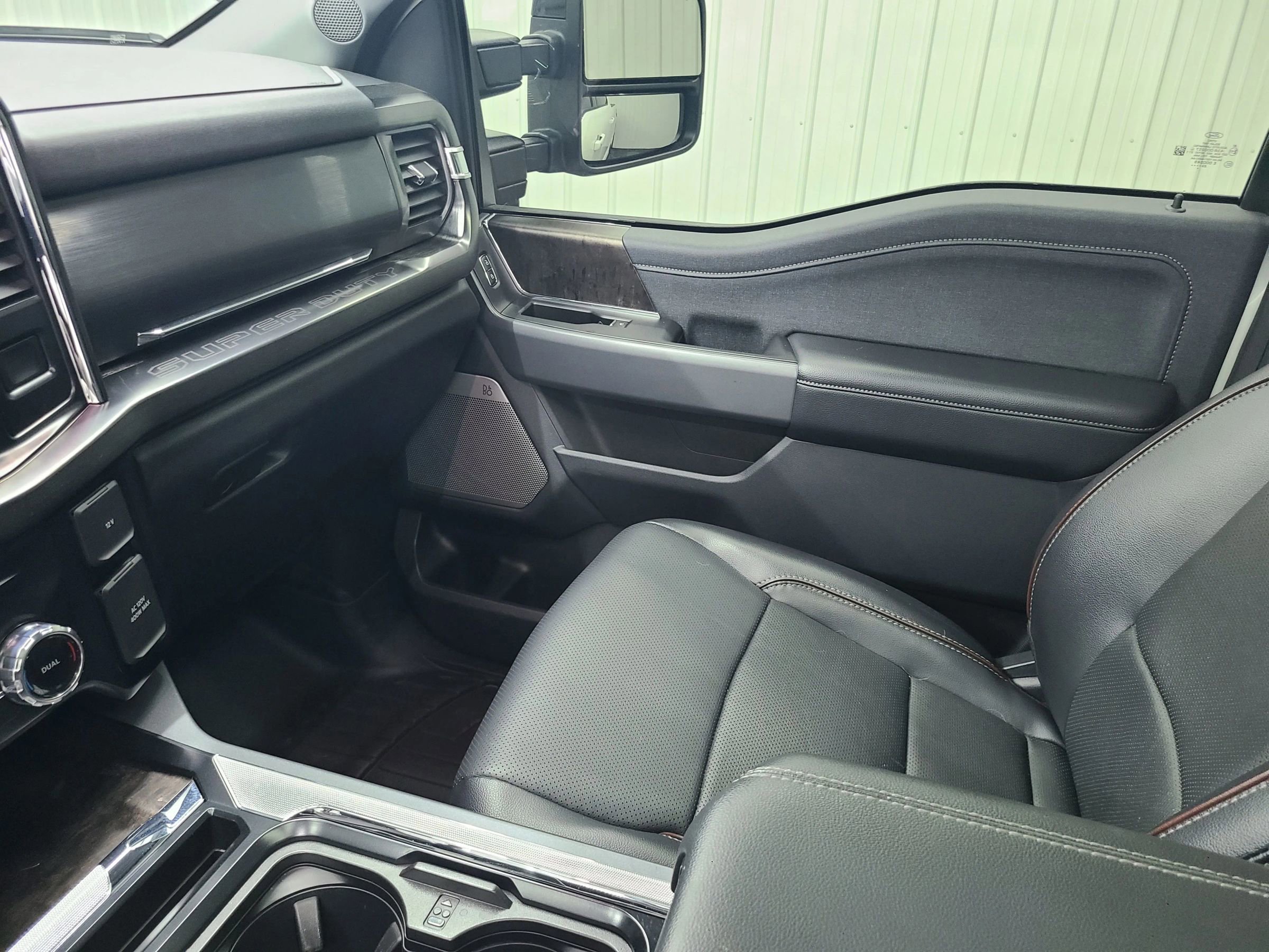 Used 2024 Ford F250 Lariat w/ Sport Appearance Package image 23