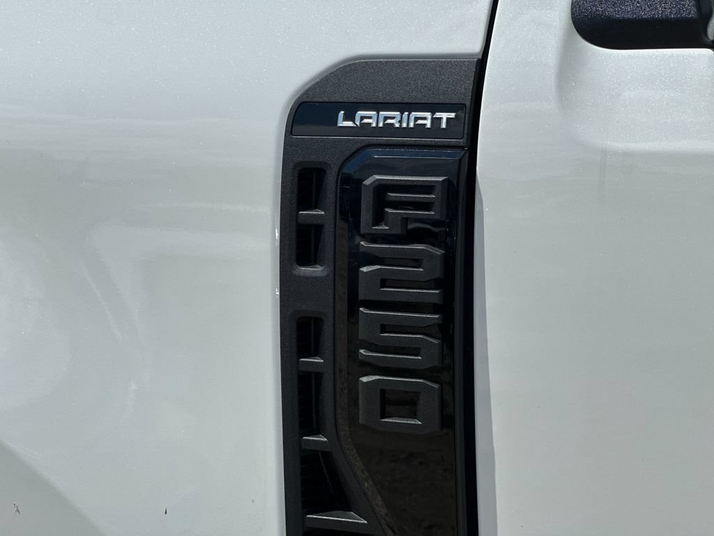 New 2026 Ford F250 Lariat w/ Black Appearance Package AWD/4WD image 27