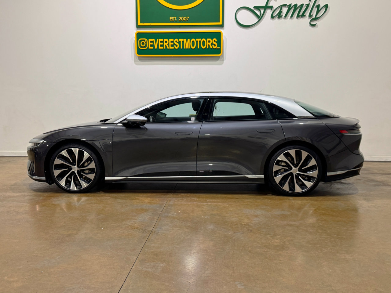 Used 2022 Lucid Air Grand Touring image 4