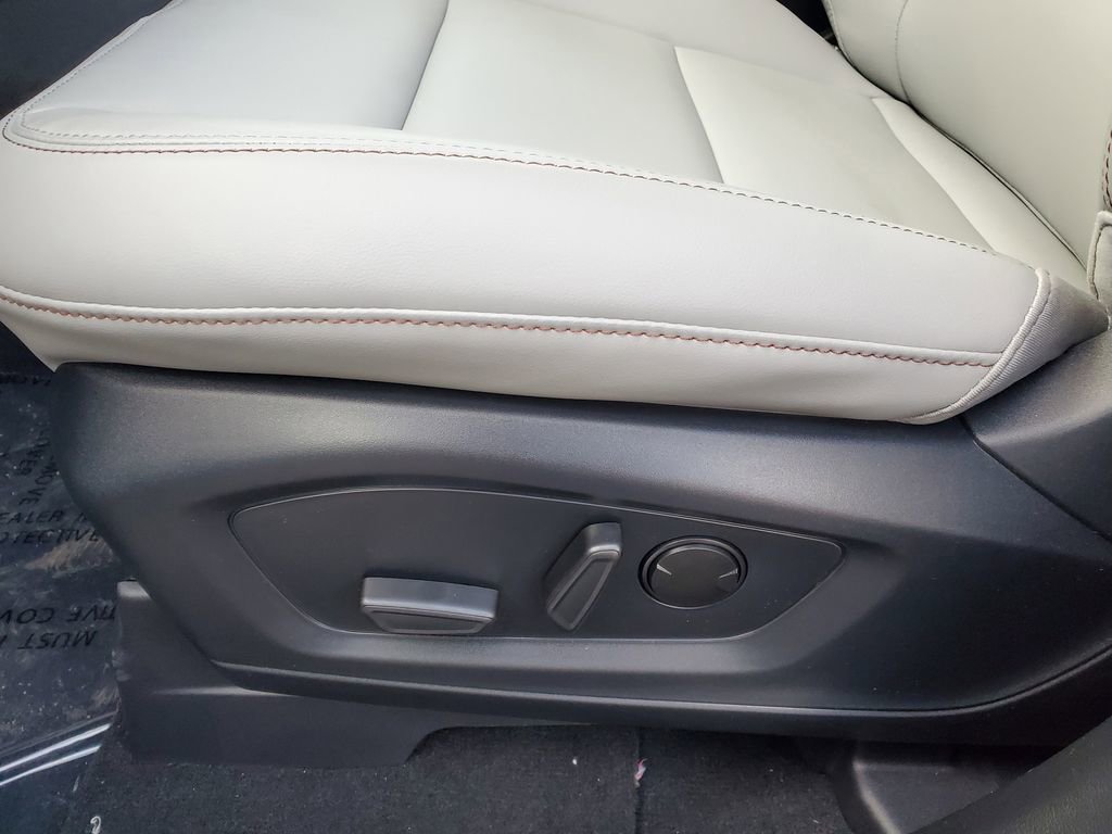 New 2026 Ford Explorer Active w/ Active Comfort Package image 10