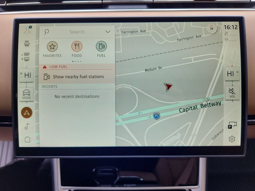 New 2025 Land Rover Range Rover Long Wheelbase SE image 21