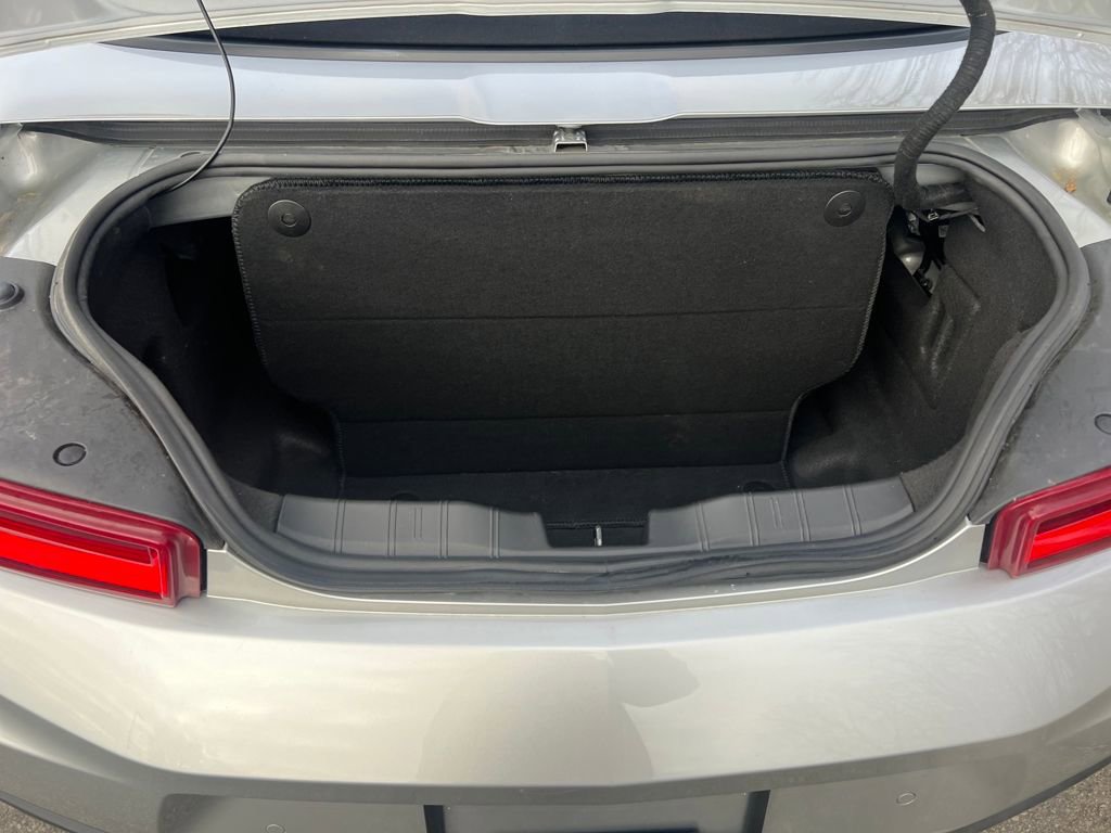 Used 2018 Chevrolet Camaro LT image 27