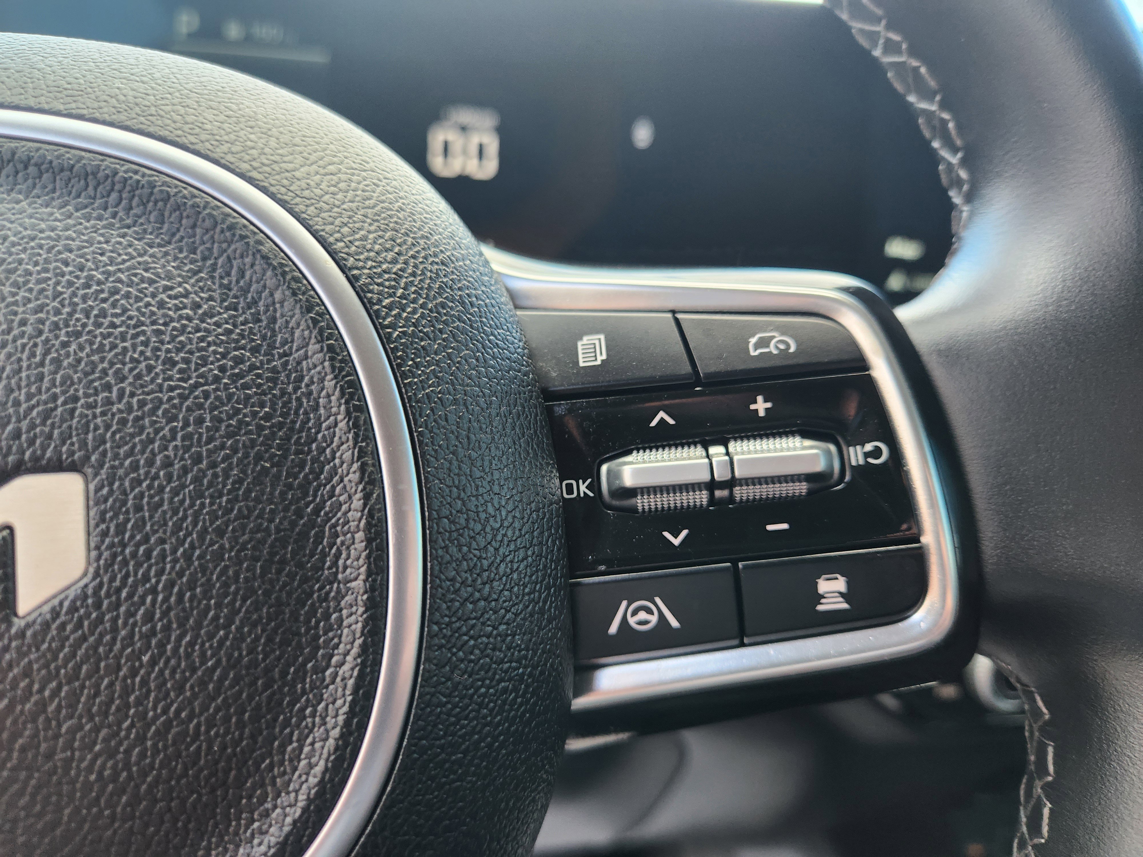 Used 2025 Kia Sorento EX w/ EX Panoramic Sunroof Package image 21