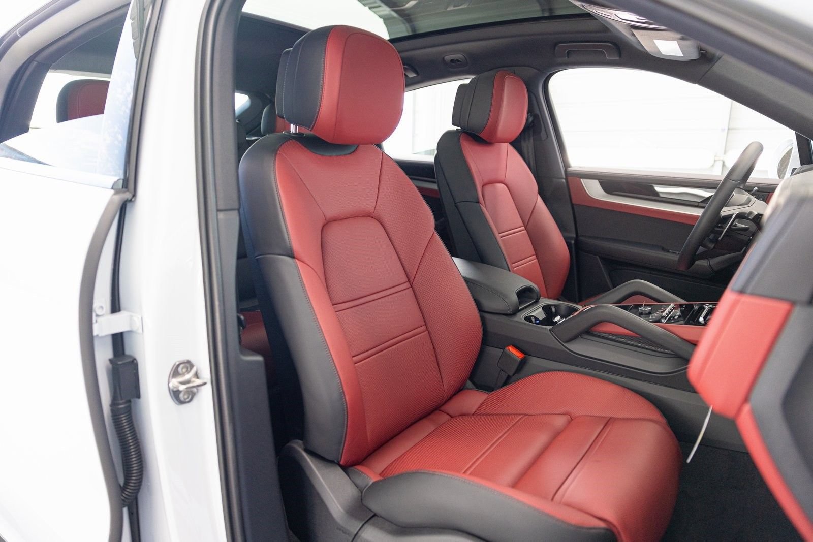 New 2024 Porsche Cayenne Coupe AWD/4WD image 43