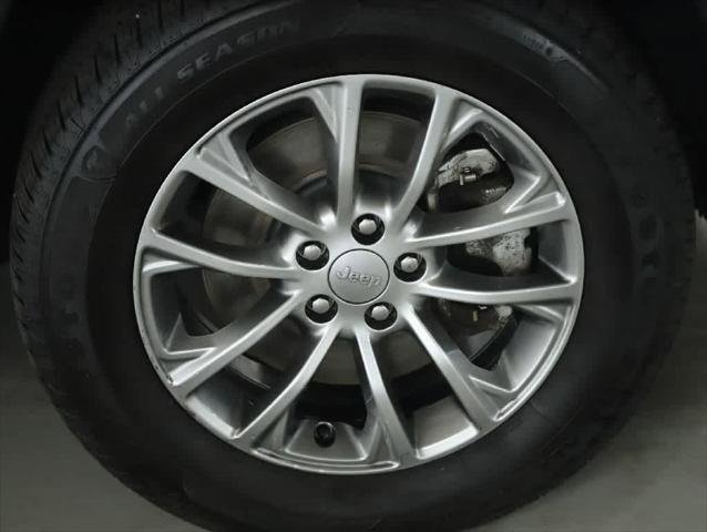 Certified 2021 Jeep Cherokee Latitude Lux w/ Comfort/Convenience Group image 10