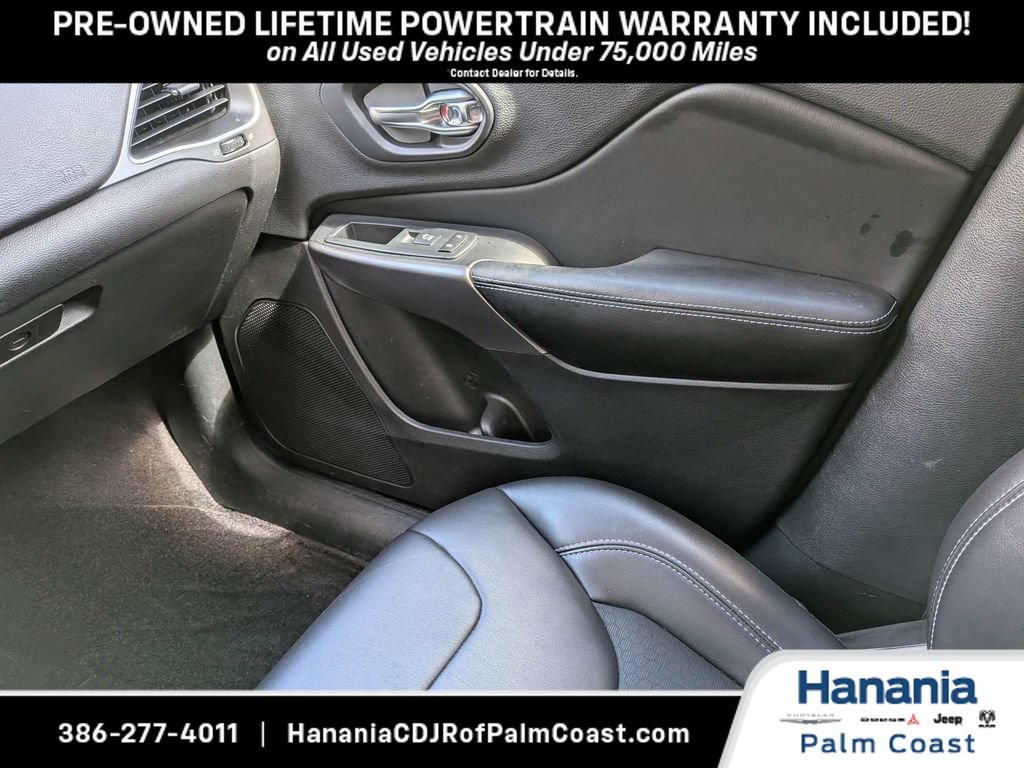 Used 2019 Jeep Cherokee Latitude Plus w/ Comfort/Convenience Group AWD/4WD image 19